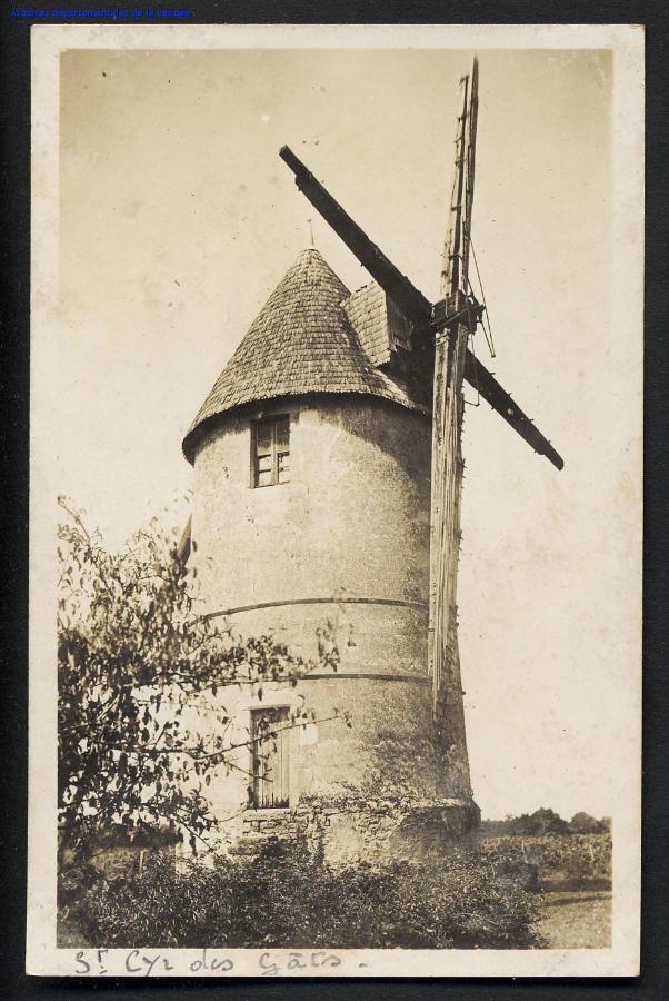 Moulin à vent le champ du trail Saint-Cyr-des-Gats Exterior foto
